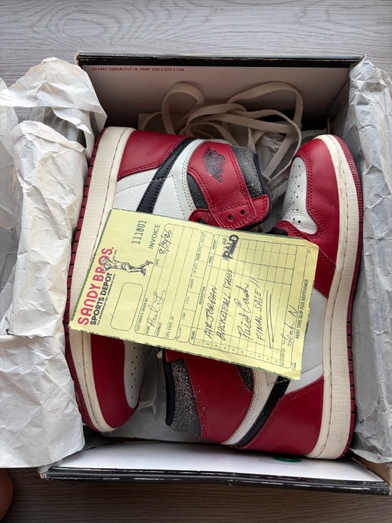 Air Jordan 1 Retro High OG “Lost & Found” Chicago – Men’s Size 8 main image 9